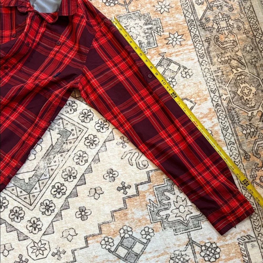 THE NORTH FACE S red and black plaid long sleeve button down